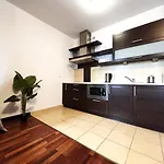 Jagielly Apartment ~ Self Check-In 24H ~ Parking & Lift