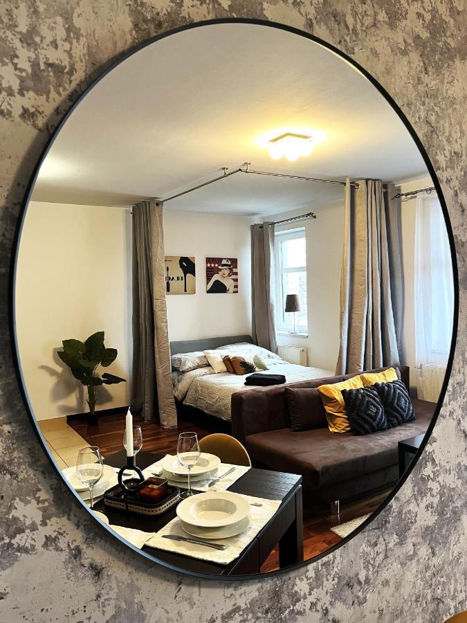 Jagielly ~ Self Check-in 24h ~ Parking & Lift Apartment