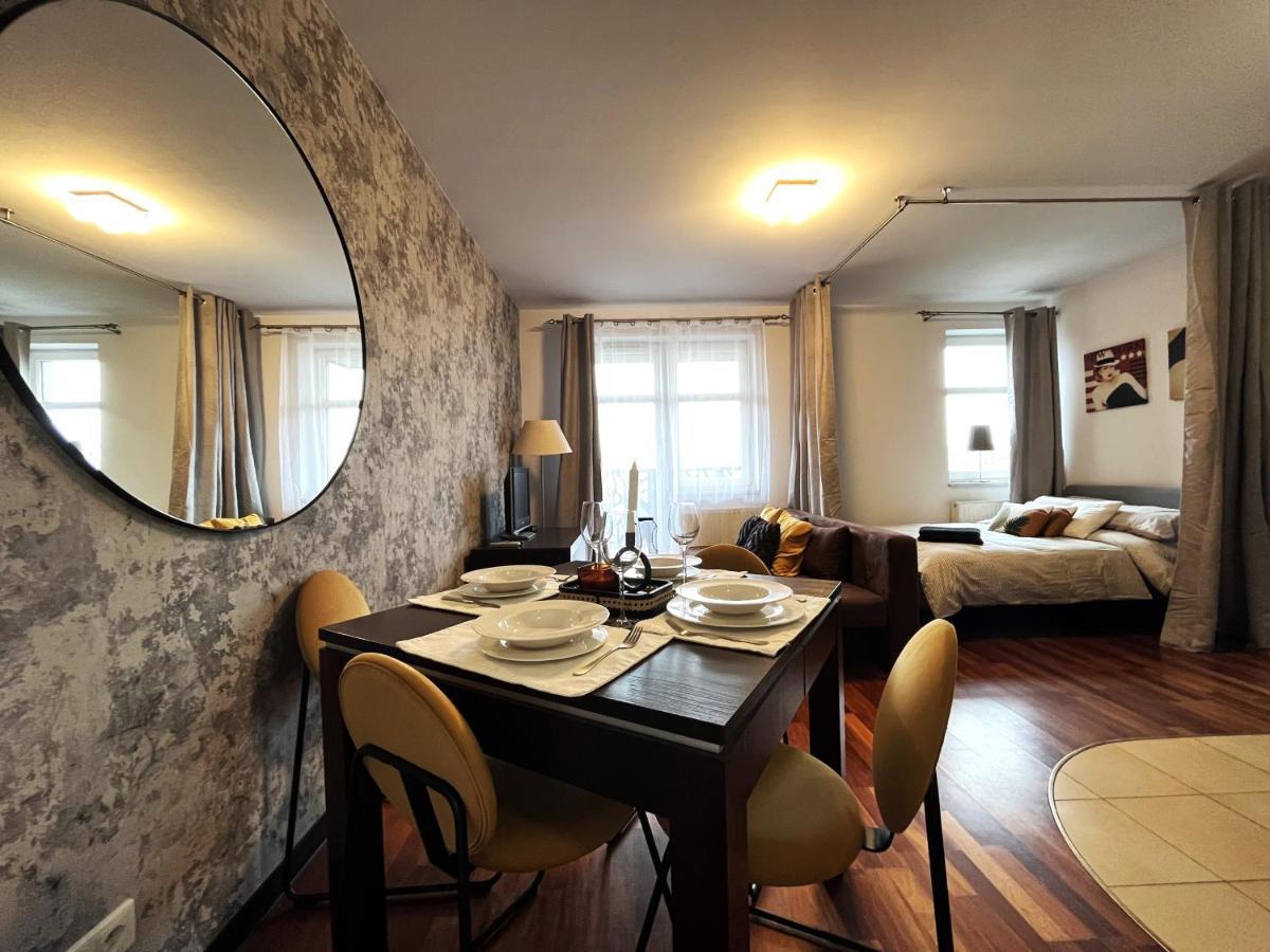 Apartment Jagielly ~ Self Check-in 24h ~ Parking & Lift *